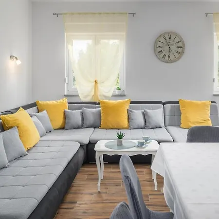 Three-bedroom In Nyaraló *