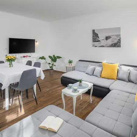 Beautiful In With Kitchen Holiday home Vodnjan