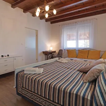 Three-bedroom In * ボドニャン