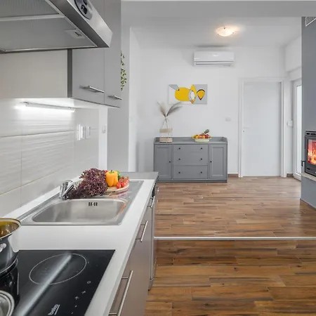 Дом отдыха Three-bedroom In Воднян