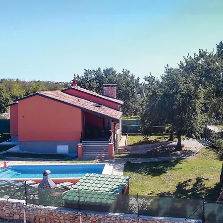 Three-bedroom In Воднян